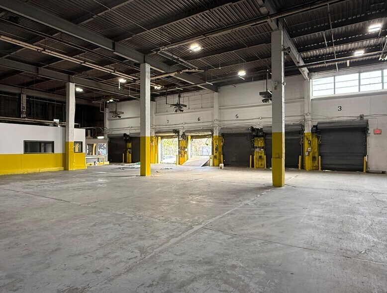 More Photos Of 10101 Avenue D, Brooklyn Distribution For Lease