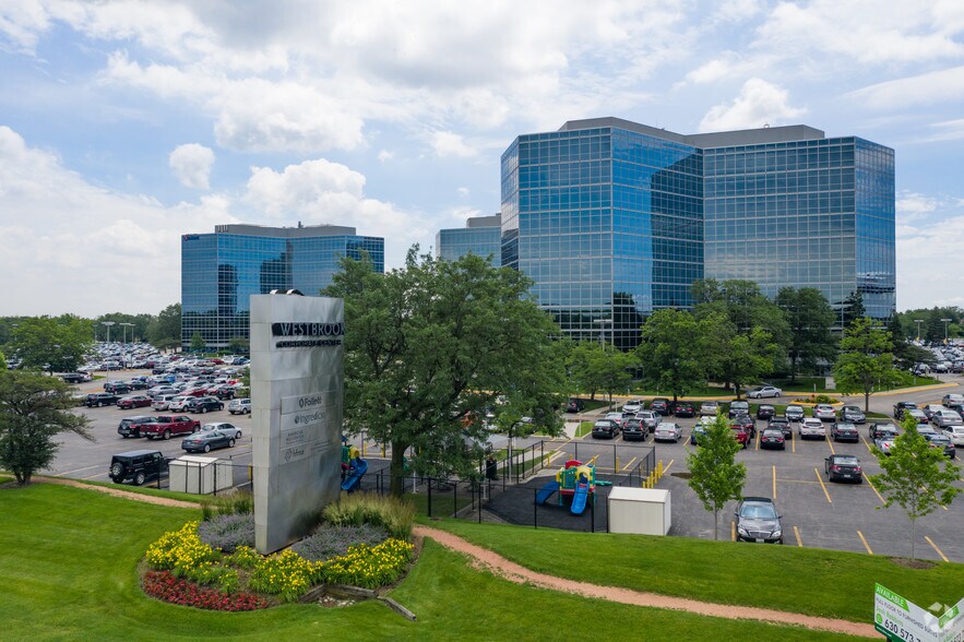 More Photos Of 5 Westbrook Corporate Ctr, Westchester Office For Lease