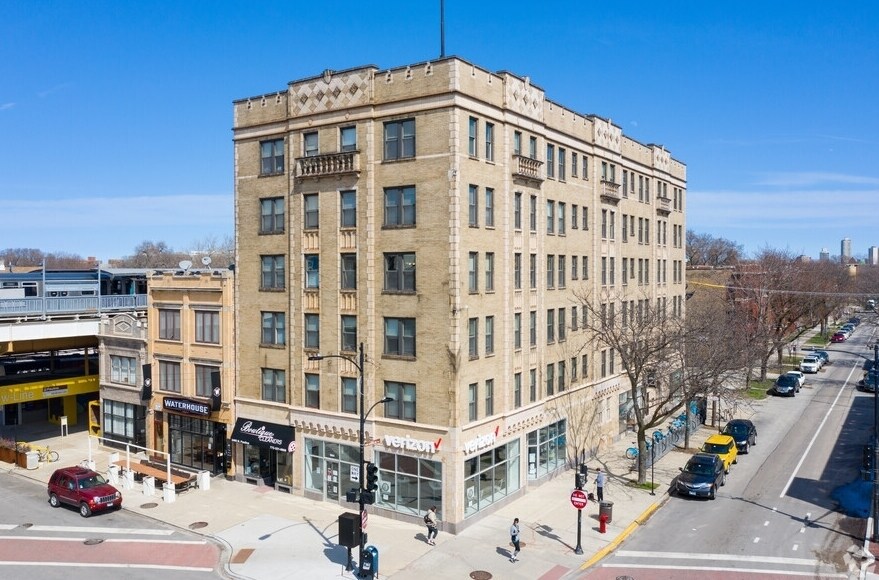 More Photos Of 1650 W Roscoe St, Chicago Apartments For Lease