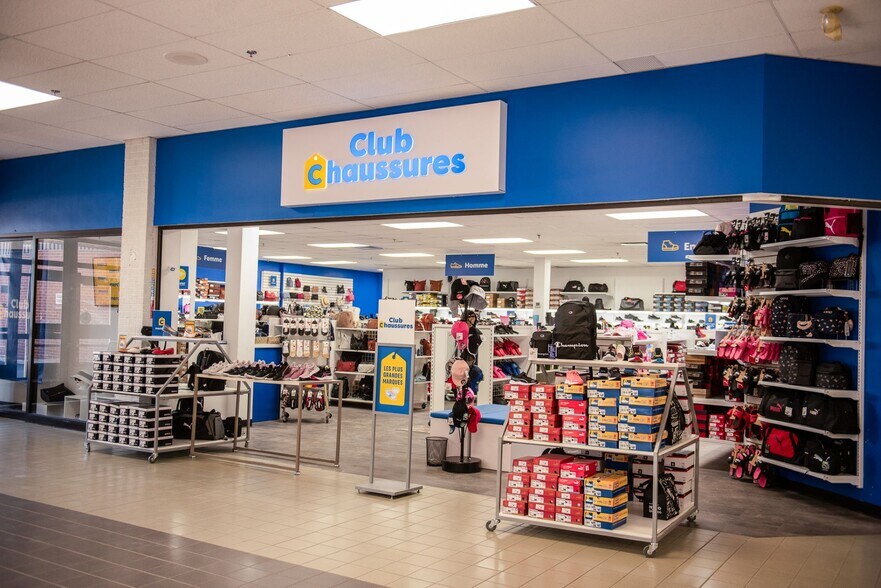 More Photos Of 1221 Boul Marcotte, Roberval General Retail For Lease