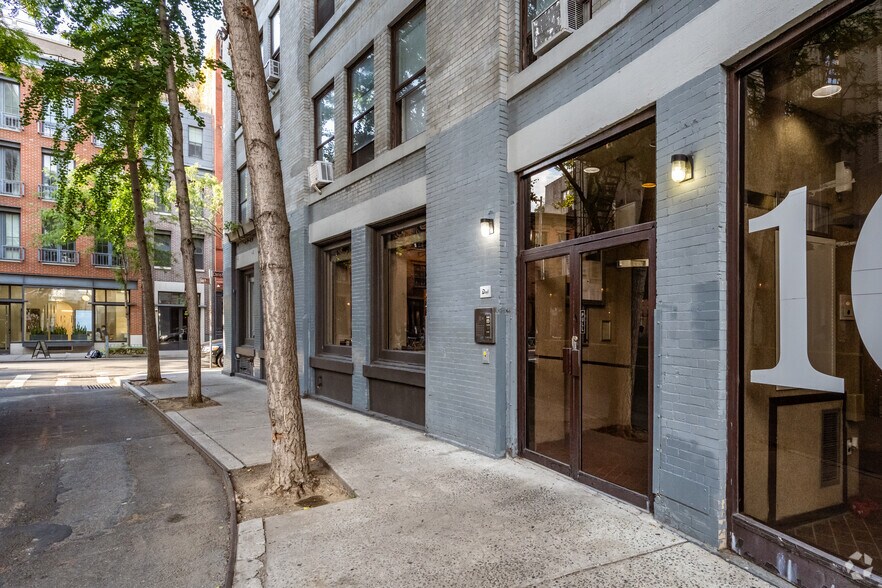 More Photos Of 10 Christopher St, New York Apartments For Lease