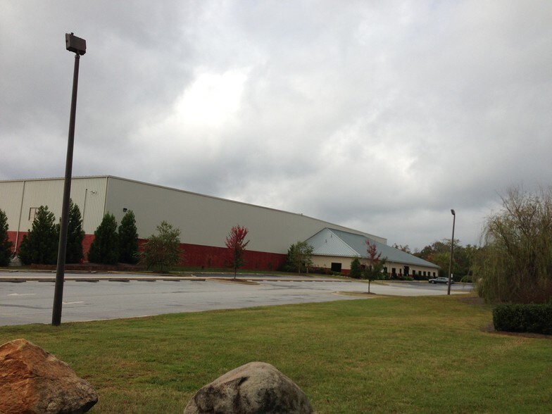More Photos Of 700 Hudson Rd, Griffin Distribution For Lease