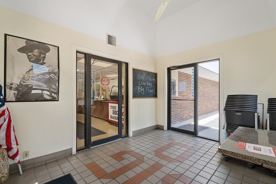 More Photos Of 2117 S 34th St, Kansas City Restaurant For Sale
