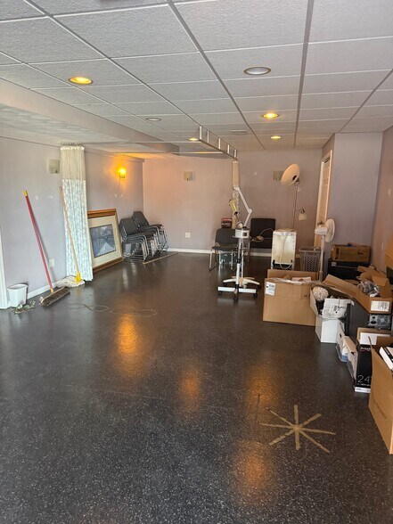 More Photos Of 4338 Morsay Dr, Rockford Medical For Sale