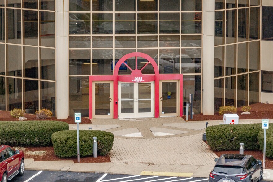 More Photos Of 4075 Monroeville Blvd, Monroeville Unknown For Lease