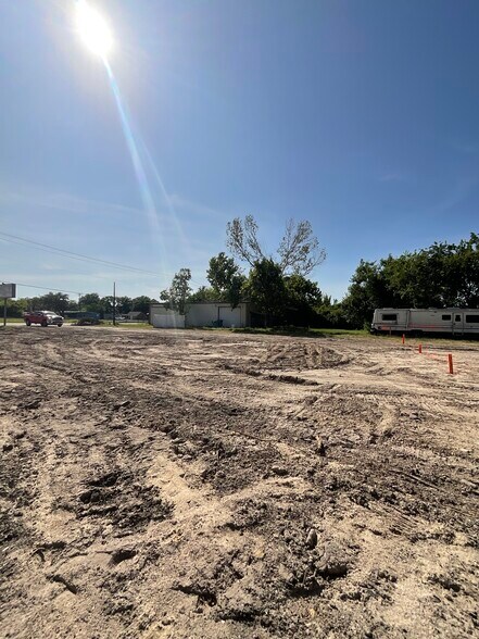 More Photos Of 609 Oak St, La Marque Warehouse For Sale