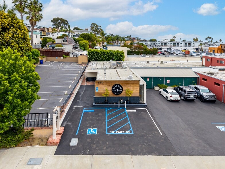 More Photos Of 204 Riverside Ave, Newport Beach Storefront Retail Office For Sale