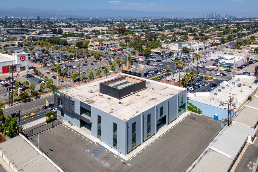 More Photos Of 5830 Obama Blvd, Los Angeles Office For Lease