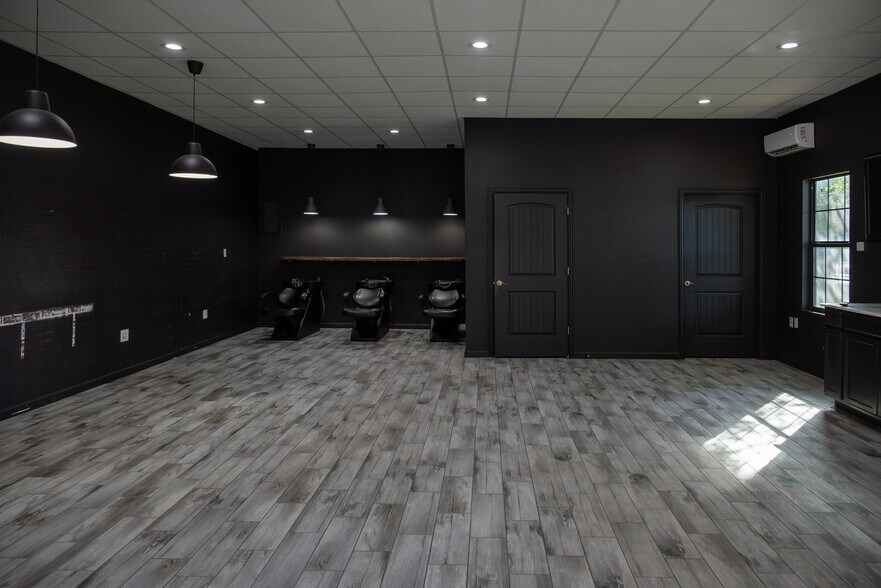 More Photos Of 18820 Fm 2252, San Antonio Freestanding For Lease