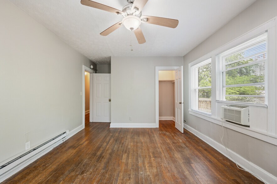 More Photos Of 419 Belmont Ave, Shelbyville Multifamily For Sale