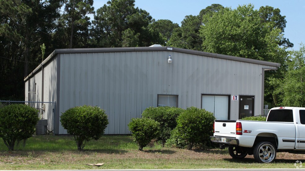 More Photos Of 1438 E Oak St, Fernandina Beach Service For Lease