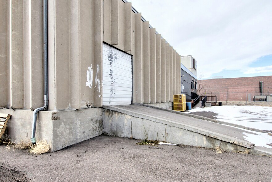 More Photos Of 1045 W 45th Ave, Denver Warehouse For Sale