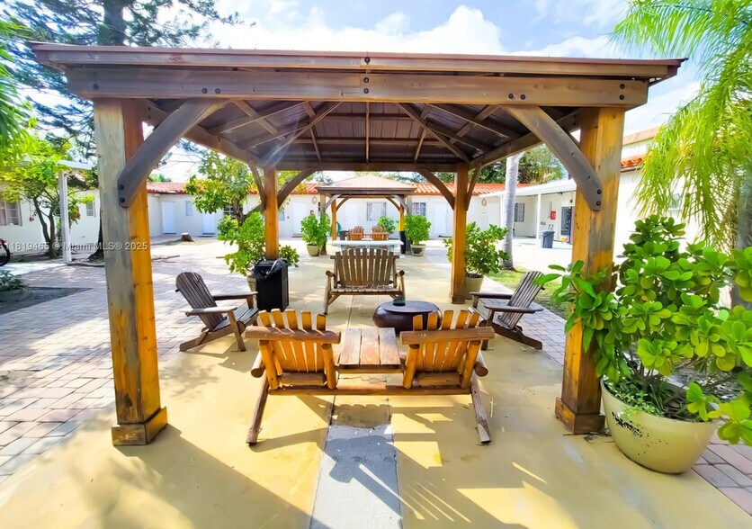 More Photos Of 380 S Federal Hwy, Dania Beach Hotel For Sale