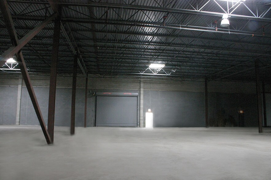 More Photos Of 4300 W Lake St, Chicago Warehouse For Lease