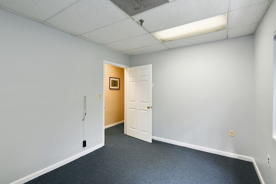 More Photos Of 13621-13689 Baltimore Ave, Laurel Medical For Sale