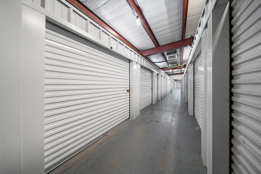 More Photos Of 8775 Highway 290 E, Chappell Hill Self Storage For Sale