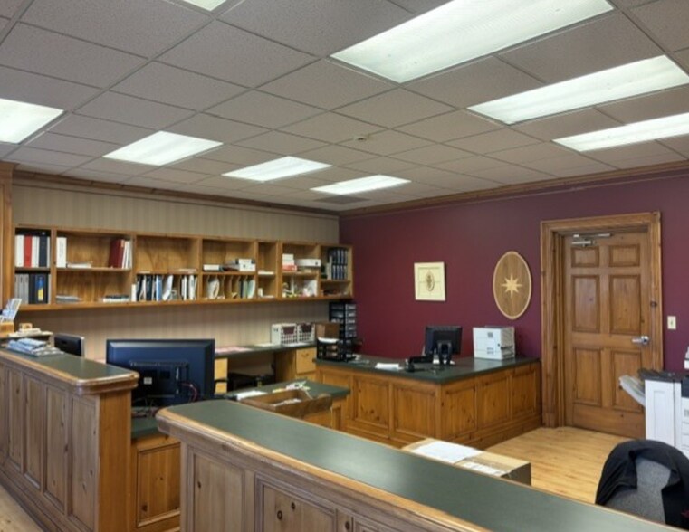 More Photos Of 10090 Queens Way, Chagrin Falls Light Manufacturing For Sale
