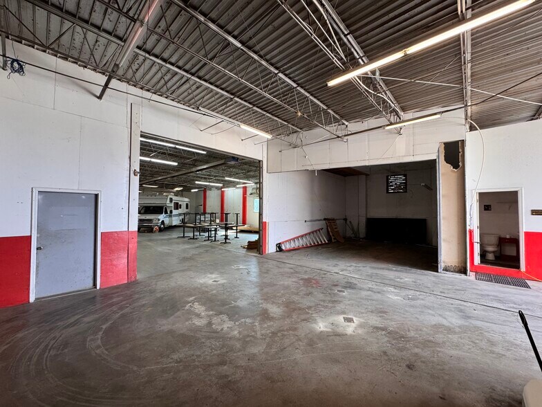 More Photos Of 4001 Bruhin Rd, Knoxville Warehouse For Sale