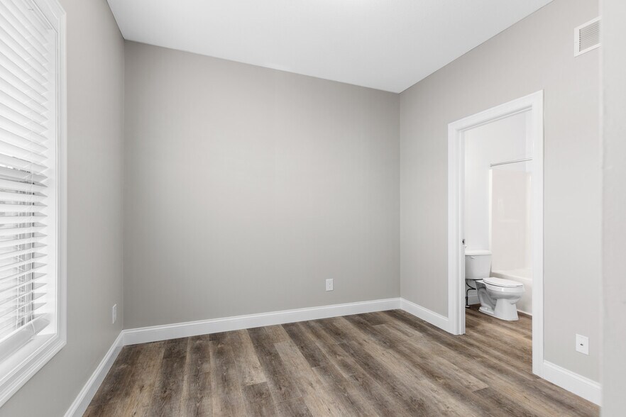 More Photos Of 238 W Wellspring Way, Saint Charles Apartments For Sale