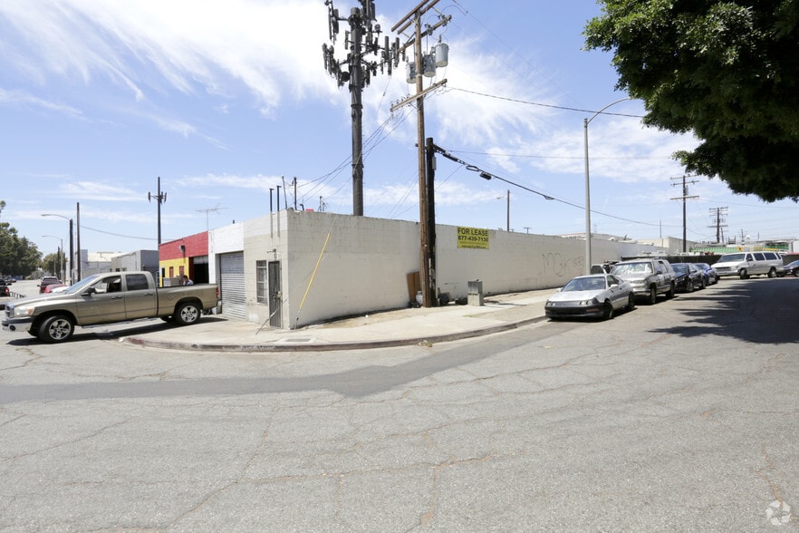 More Photos Of 2611-2623 E 67th St, Long Beach Warehouse For Lease