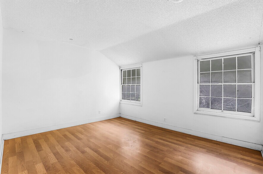 More Photos Of 431 Jeb Stuart rd, Campo Dormitory For Sale