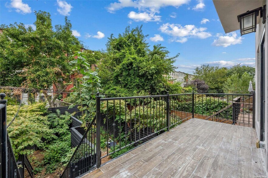 More Photos Of 583 Putnam Ave, Brooklyn Apartments For Sale