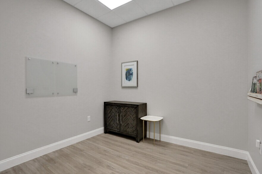 More Photos Of 1845 East West Pky, Fleming Island Medical For Lease