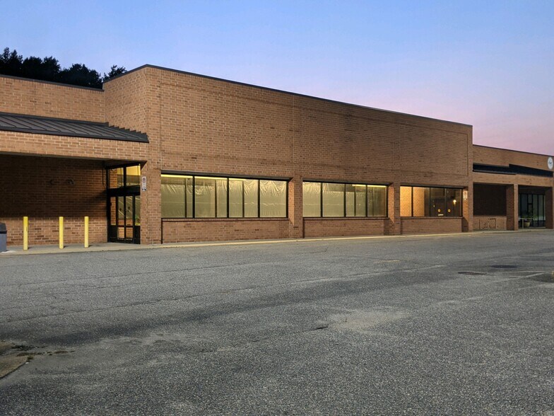 More Photos Of 4-8 Elmhurst St, Newport News Unknown For Lease