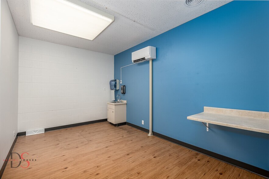 More Photos Of 612 Court St, Ottawa Medical For Sale