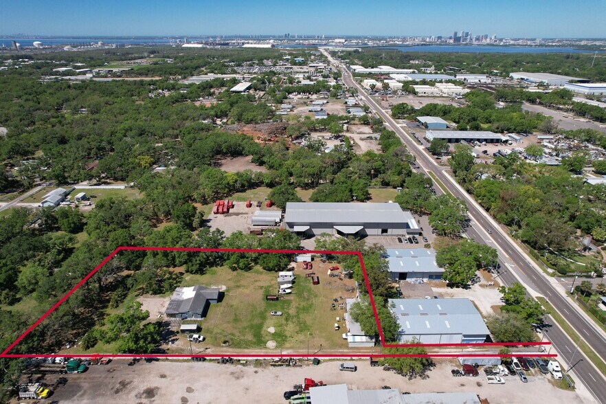 More Photos Of 5921 Causeway Blvd, Tampa Flex For Sale