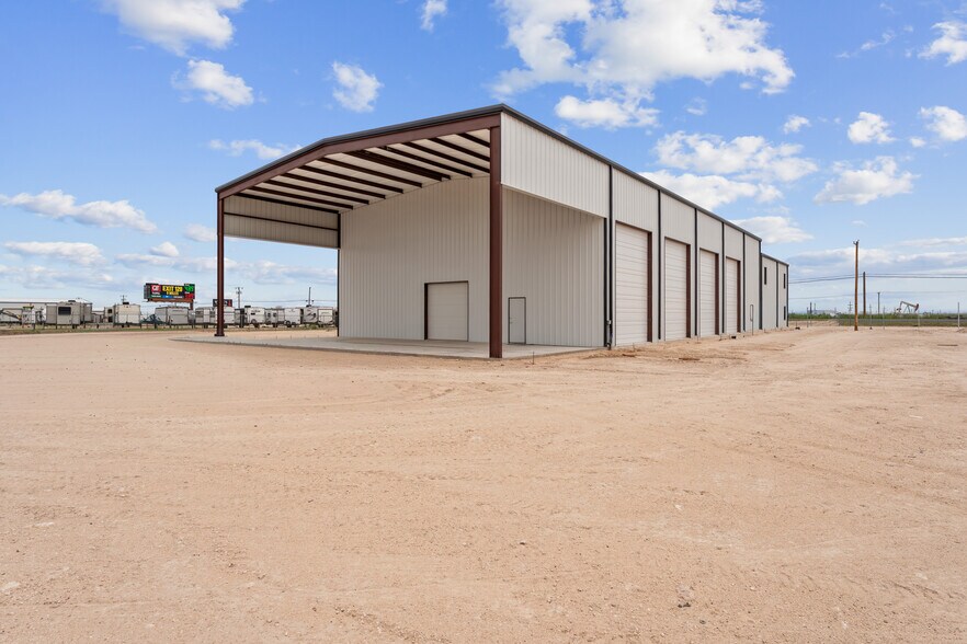More Photos Of 7922 Interstate 20 Service rd, Odessa Warehouse For Lease