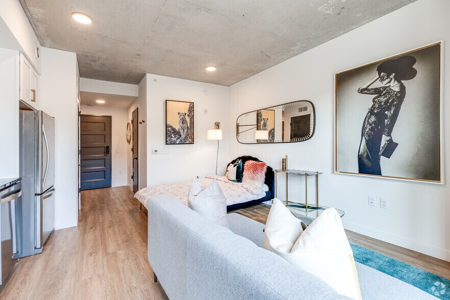 More Photos Of 615 S 8th St, Minneapolis Apartments For Lease