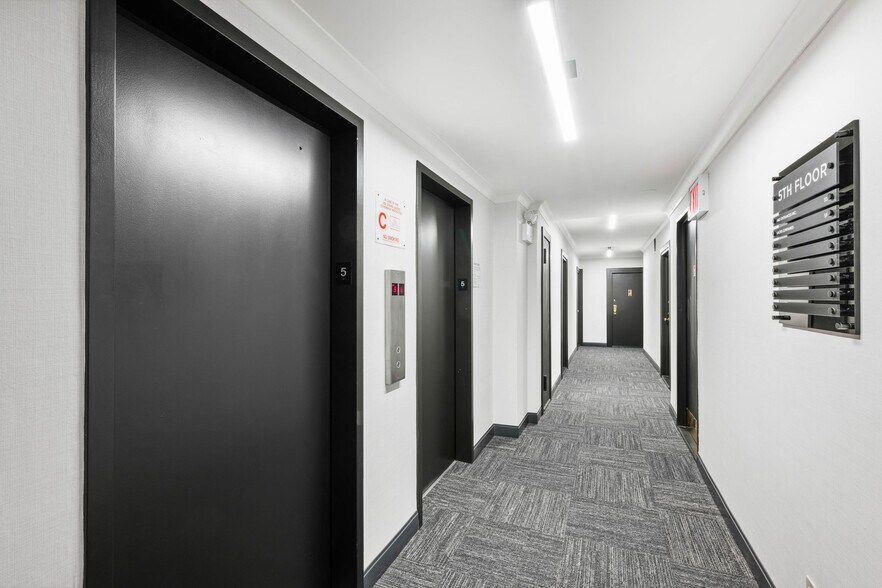 More Photos Of 155 E 55th St, New York Apartments For Lease