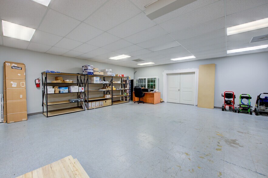 More Photos Of 475 Industrial Dr, Lexington Showroom For Sale