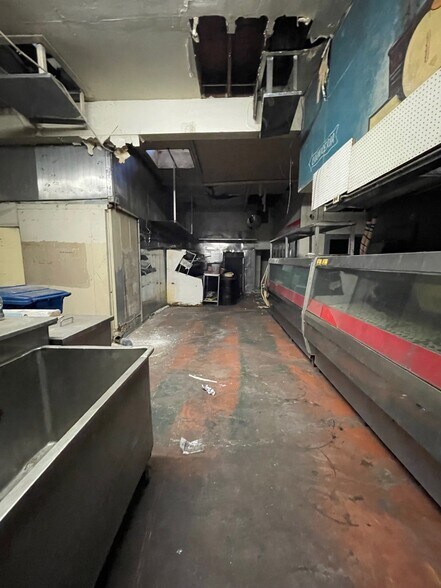 More Photos Of 2426 E 4th St, Los Angeles Freestanding For Sale