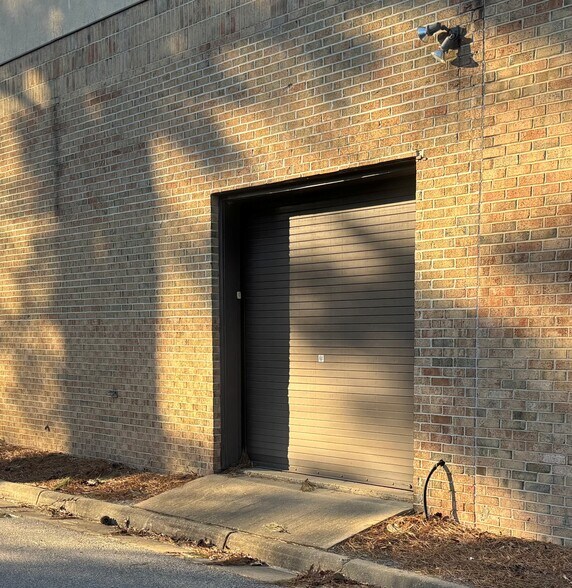 More Photos Of 156 Business Park Dr, Virginia Beach Light Distribution For Sale