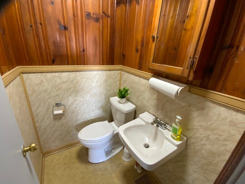 More Photos Of 801 Erwin Rd, Dunn Office For Sale