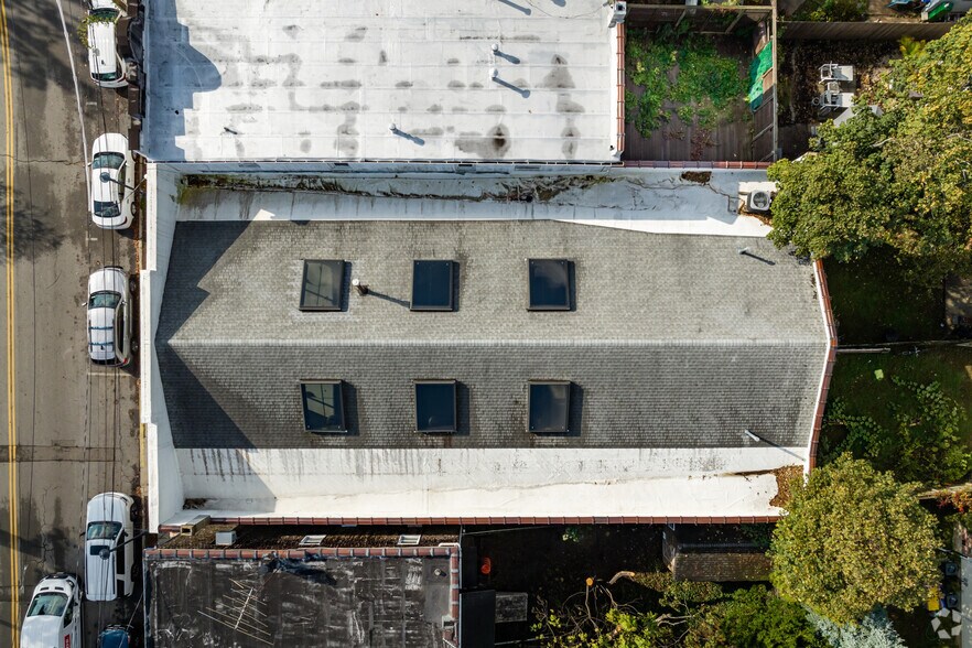 More Photos Of 101 Audrey Ave, Oyster Bay Storefront For Lease