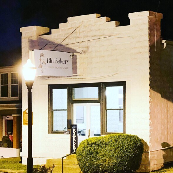 Primary Photo Of 11615 Main St, Louisville Freestanding For Lease