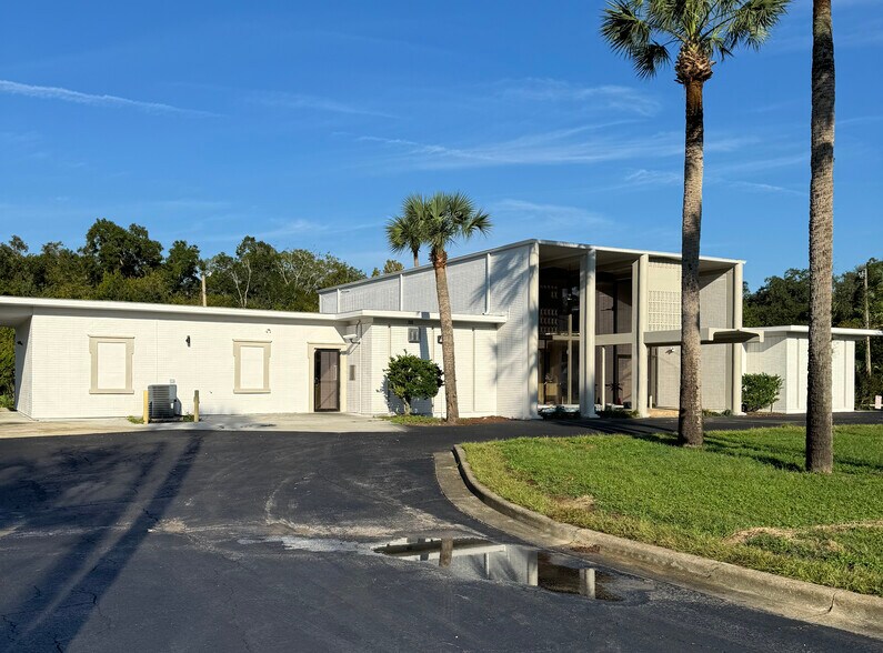 More Photos Of 837 S Main St, Wildwood Medical For Lease