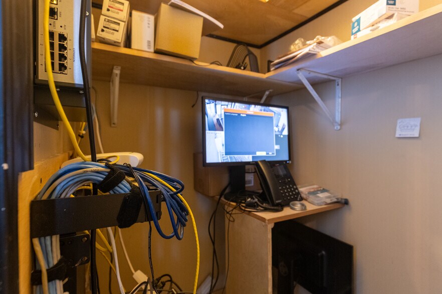 More Photos Of 827 N Milwaukee Ave, Chicago Storefront Retail Office For Sale