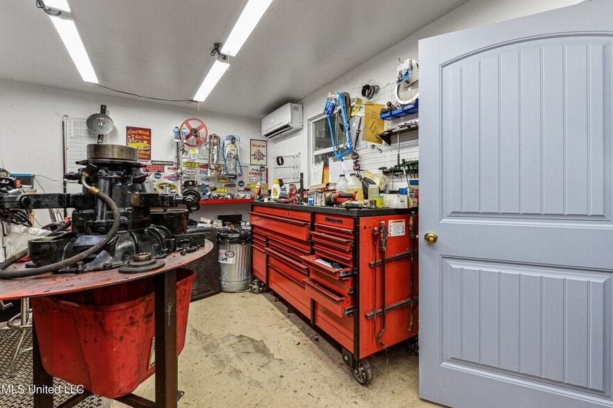 More Photos Of 526 Main St, Bay Saint Louis Warehouse For Sale