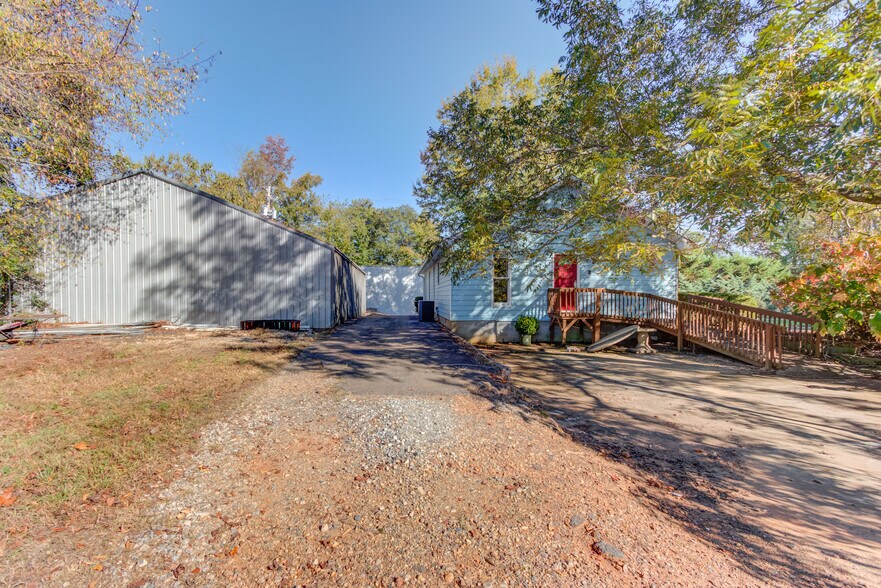 More Photos Of 2161 Pendley Rd, Cumming Industrial For Sale