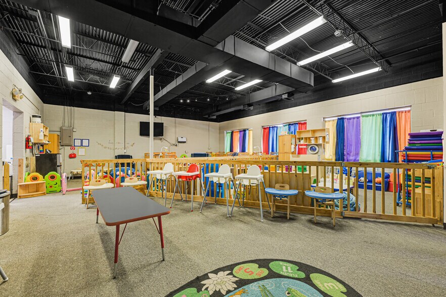 More Photos Of 2000 Cedar Dr, La Marque Freestanding For Sale