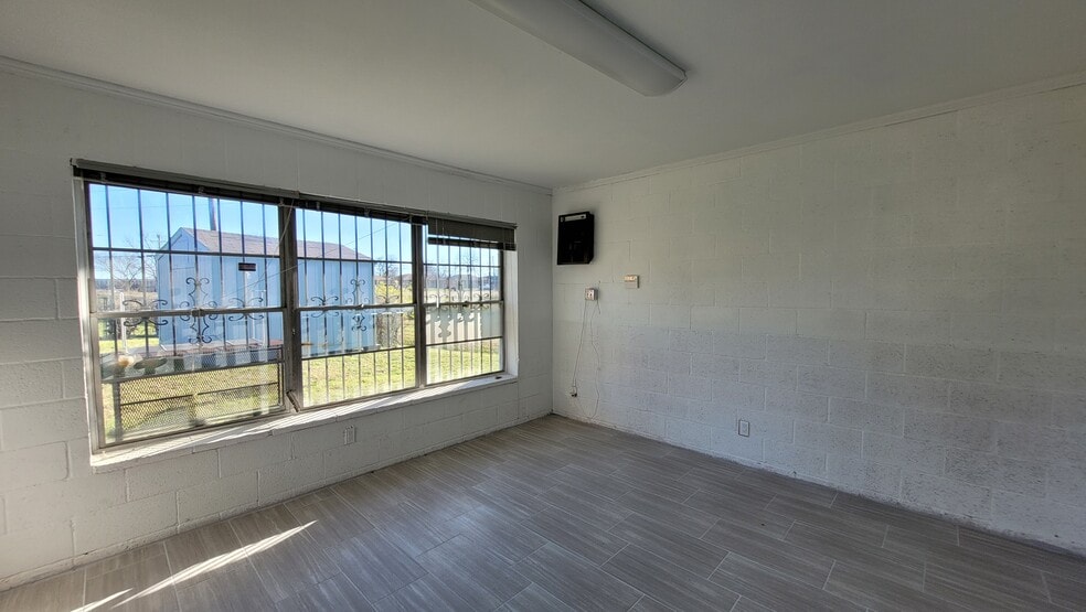 More Photos Of 2945 Sunnyvale St, Dallas Religious Facility For Sale