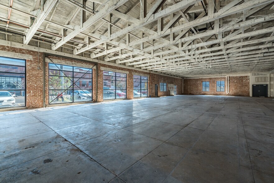 More Photos Of 402 S 1st St, Phoenix Office For Sale