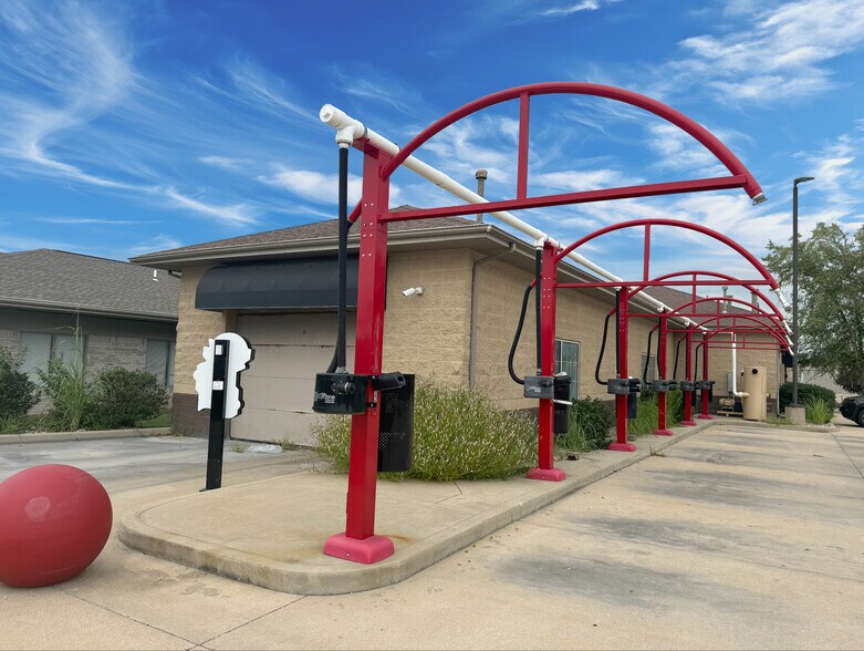 Primary Photo Of 12 Junction Dr W, Glen Carbon Carwash For Sale