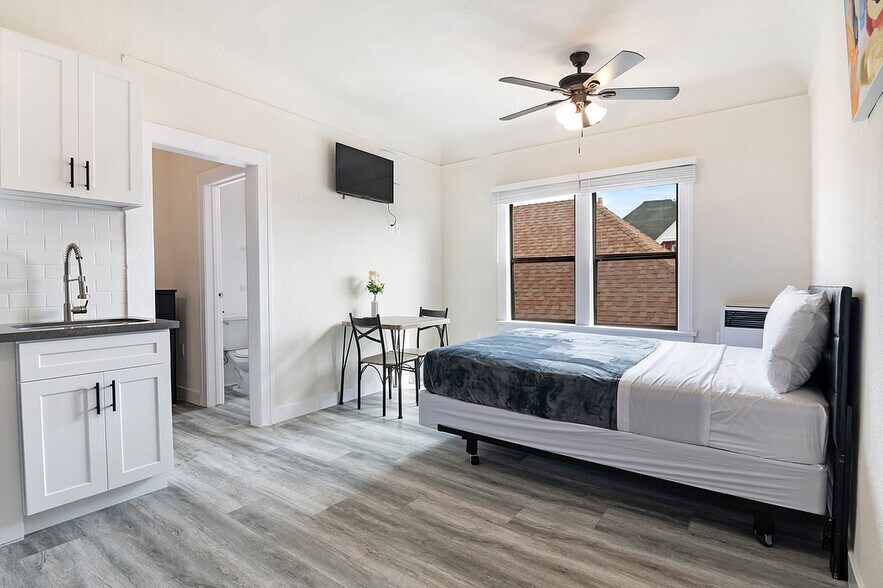 More Photos Of 440 E 27th St, Los Angeles Apartments For Sale