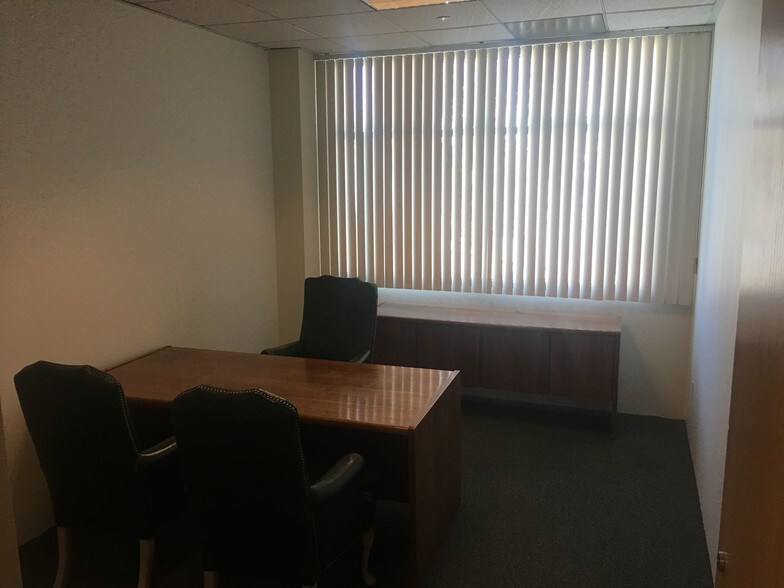 More Photos Of 2530 Wilshire Blvd, Santa Monica Coworking Space
