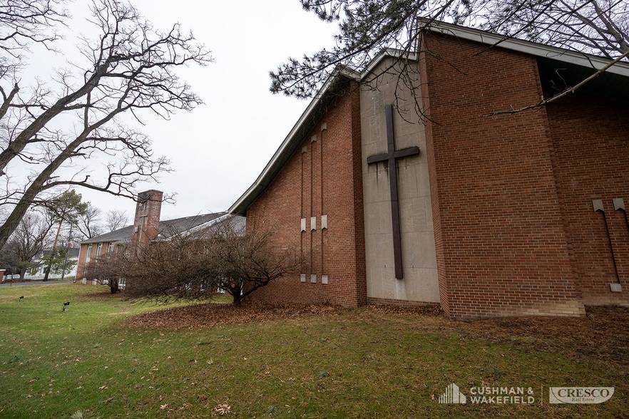 More Photos Of 575 Richmond Rd, Cleveland Religious Facility For Sale